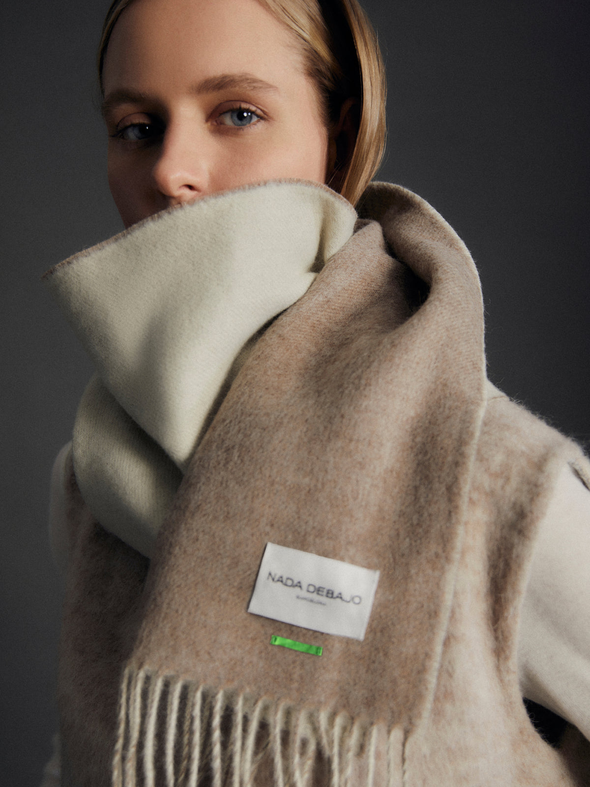 XO-002 SCARF LATTE/MILK